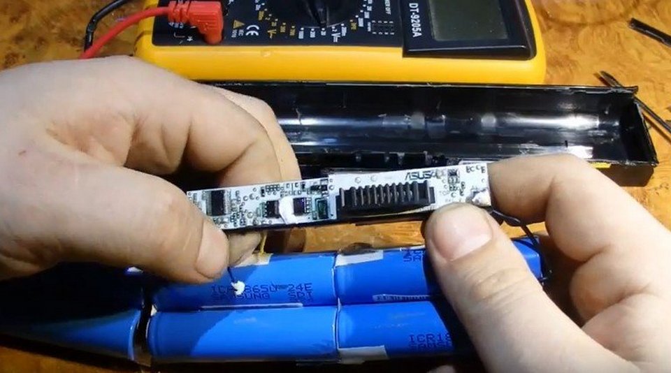 Ремонт батареи ноутбука samsung своими руками Ремонт батареи ноутбука samsung своими руками